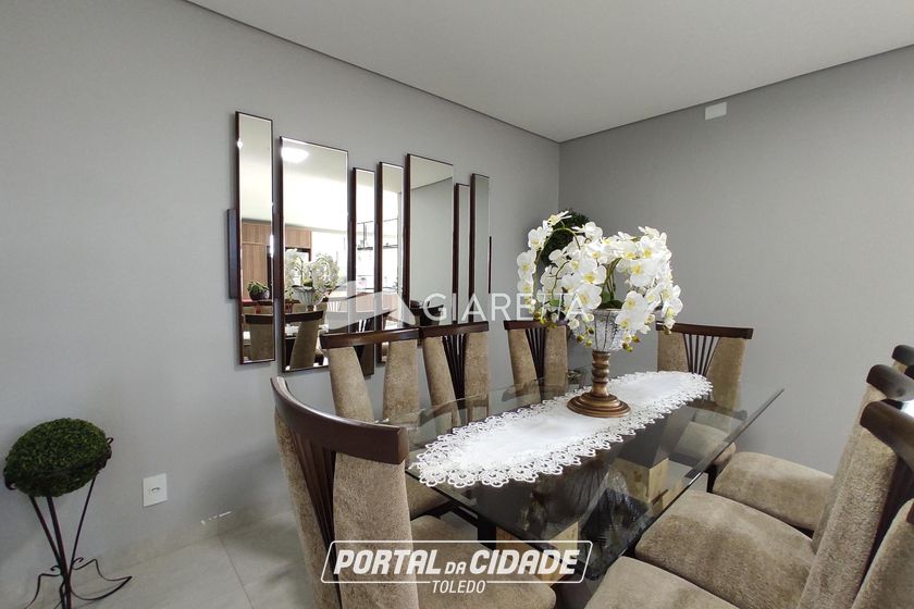 Sobrado &agrave; venda - 225m&sup2; - CENTRO