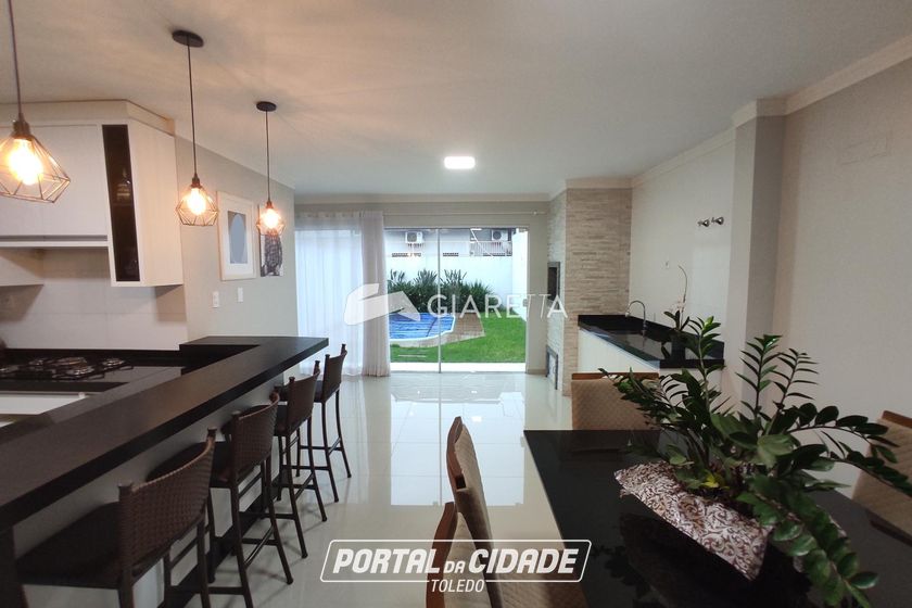 Sobrado &agrave; venda - 131m&sup2; - JARDIM PANCERA