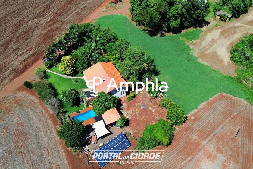 Terreno &agrave; venda - 90m&sup2; - Centro