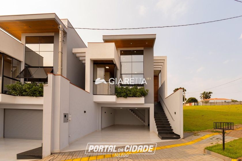Sobrado &agrave; venda - 166m&sup2; - CENTRO
