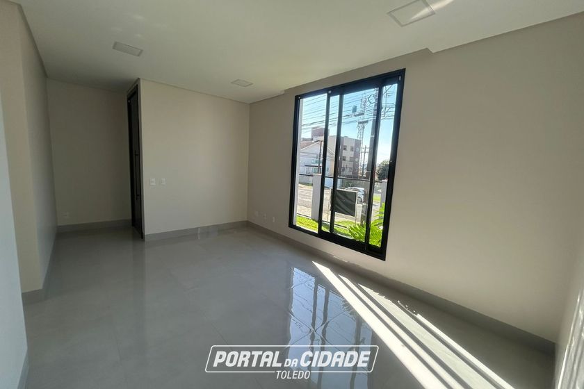 Sobrado &agrave; venda - 200m&sup2; - Maria Luiza
