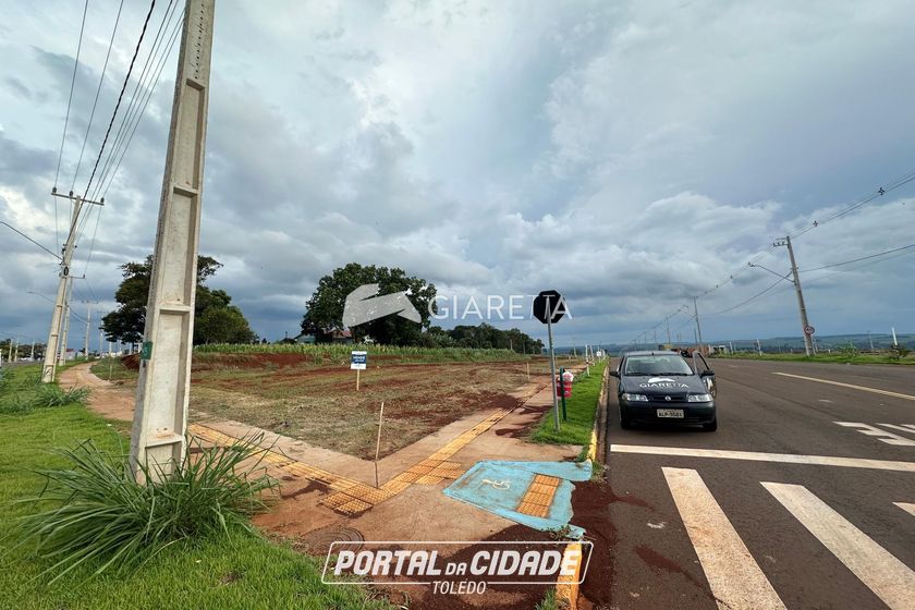 Terreno &agrave; venda - 388m&sup2; - VILA BECKER