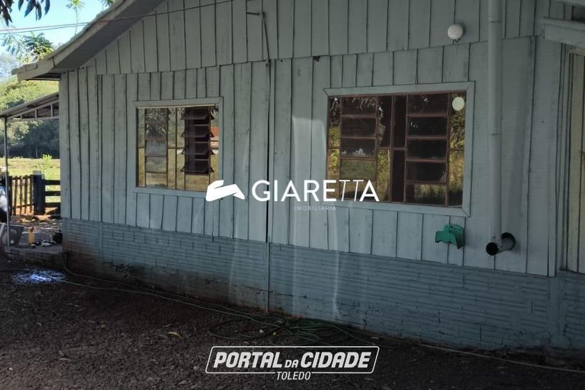 Ch&aacute;cara &agrave; venda - 48400m&sup2; - ZONA RURAL