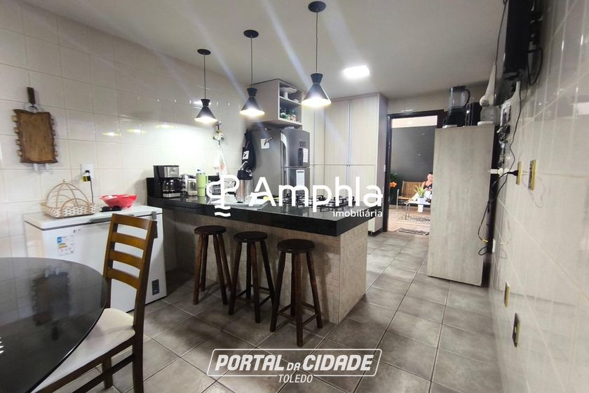 Sobrado &agrave; venda - 345m&sup2; - Recanto Tropical