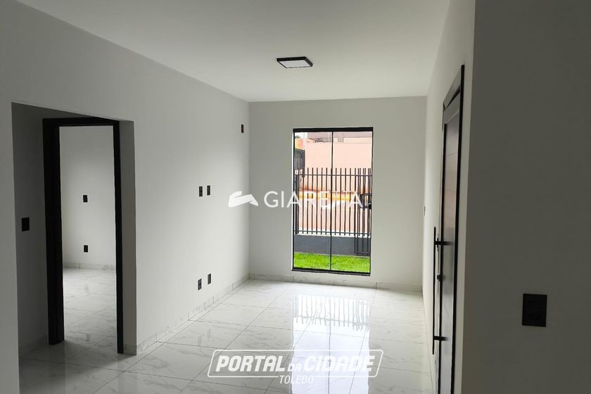 Casa &agrave; venda - 62m&sup2; - JARDIM PINHEIRINHO