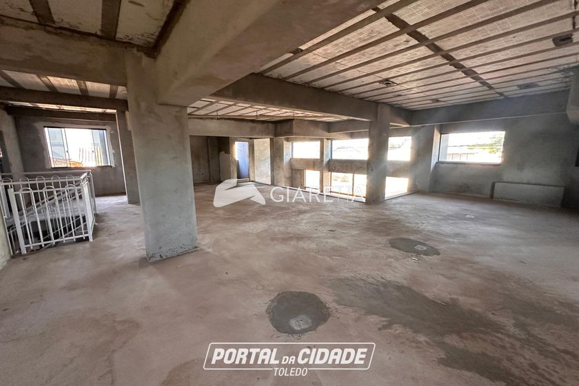 Sala Comercial &agrave; venda - 300m&sup2; - VILA OPERARIA