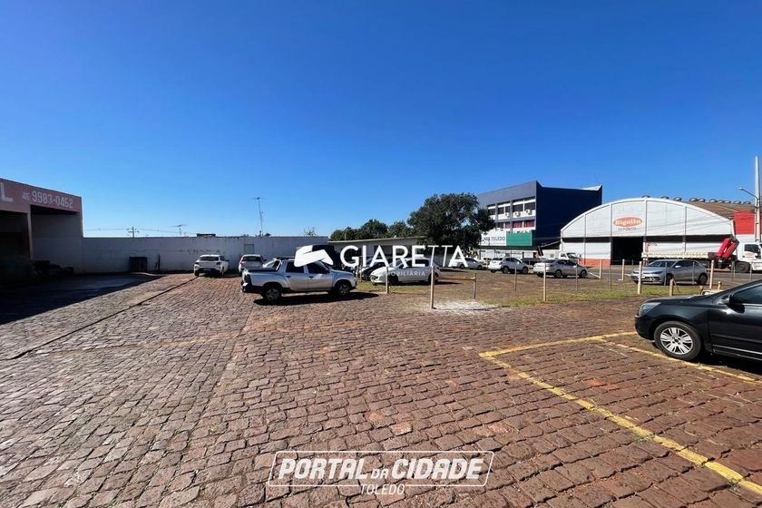 Terreno &agrave; venda - 1000m&sup2; - CENTRO