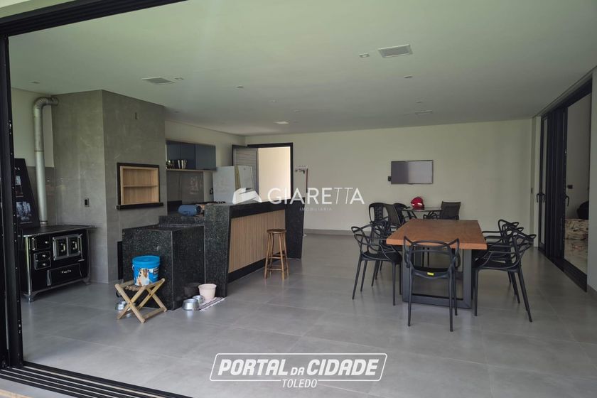 Casa &agrave; venda - 330m&sup2; - VILA INDUSTRIAL