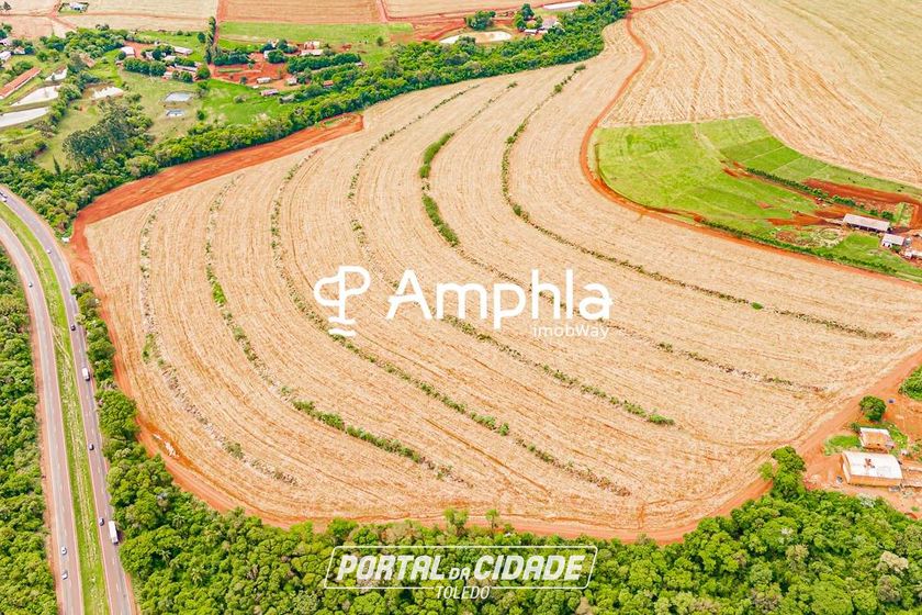 Terreno &agrave; venda - 127000m&sup2; - Zona Rural