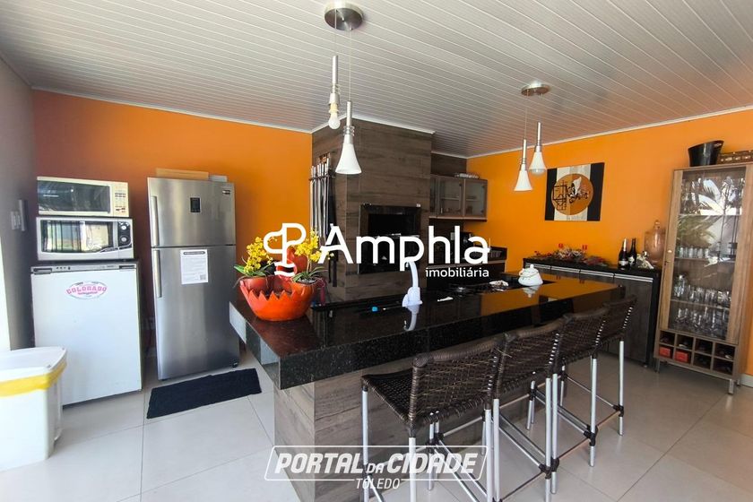 Sobrado &agrave; venda - 345m&sup2; - Recanto Tropical