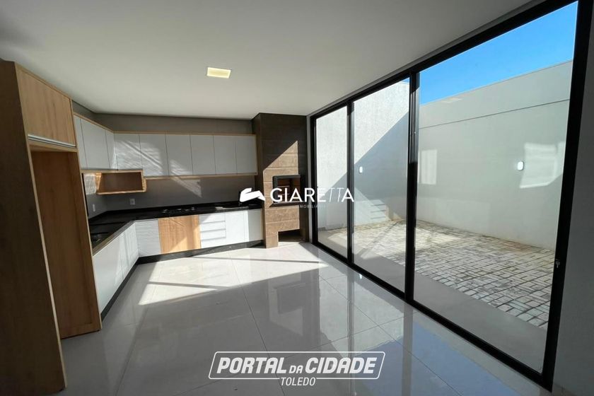 Sobrado &agrave; venda - 130m&sup2; - JARDIM PANCERA