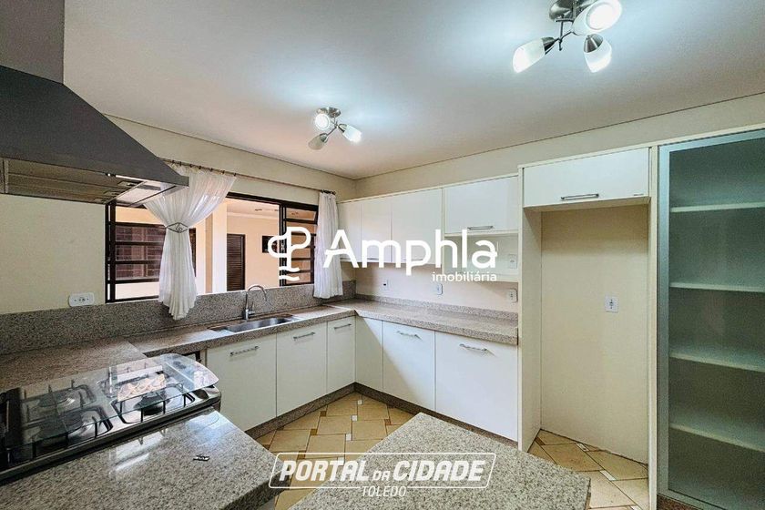 Casa &agrave; venda - 285m&sup2; - Recanto Tropical