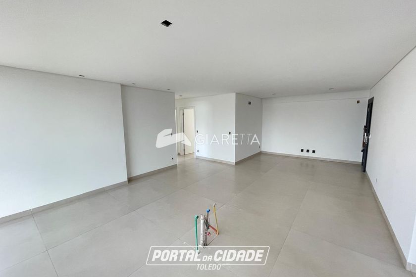 Apartamento para alugar - 111m&sup2; - CENTRO