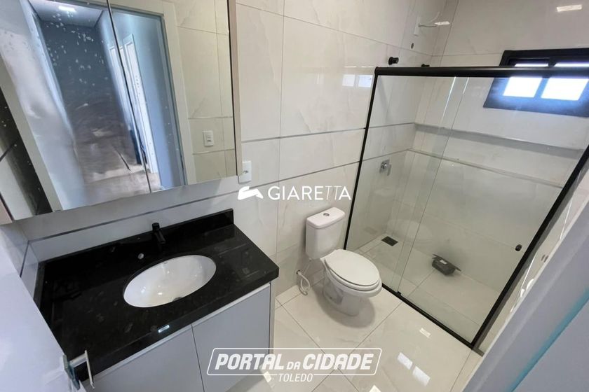 Sobrado &agrave; venda - 130m&sup2; - JARDIM PANCERA