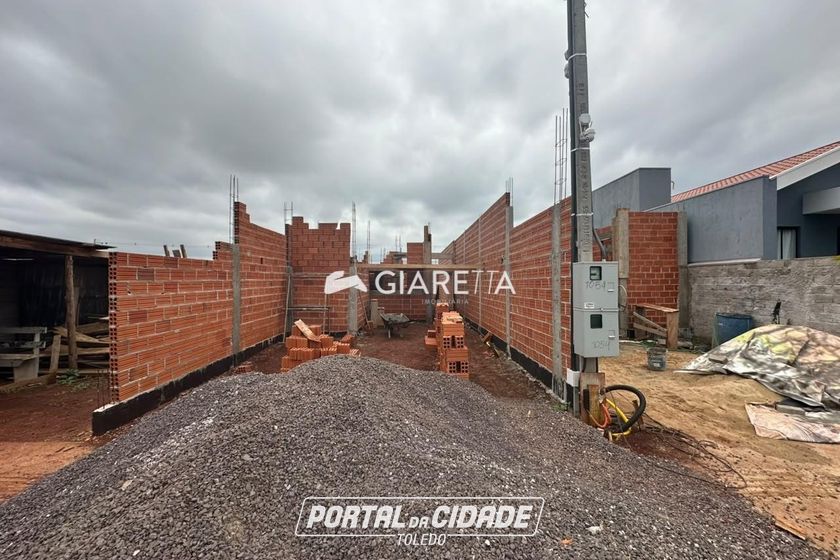 Casa &agrave; venda - 81m&sup2; - CRISTO REI
