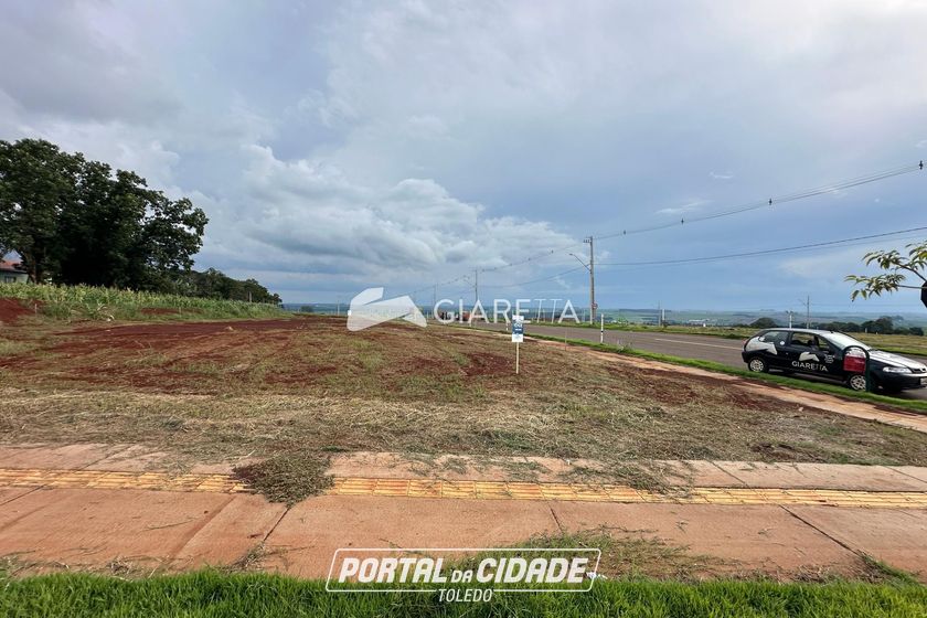 Terreno &agrave; venda - 388m&sup2; - VILA BECKER