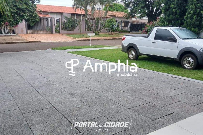 Sobrado &agrave; venda - 250m&sup2; - Recanto Tropical