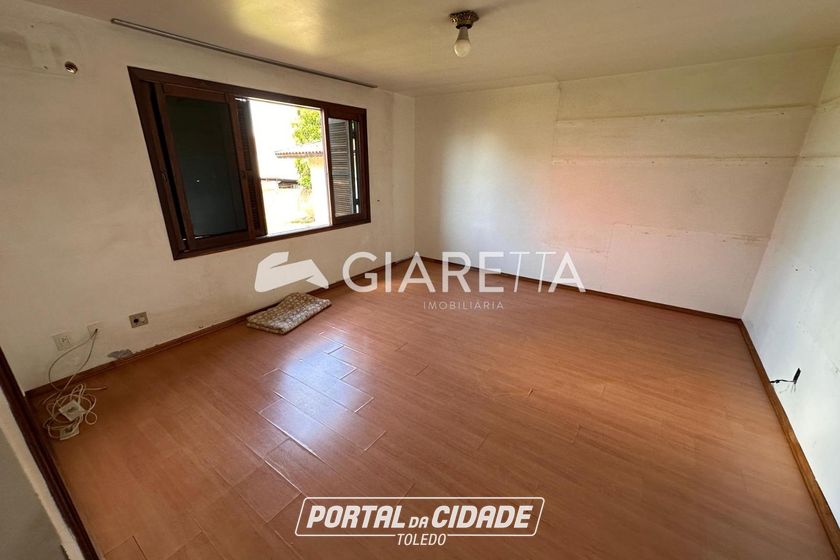 Casa &agrave; venda - 300m&sup2; - CENTRO