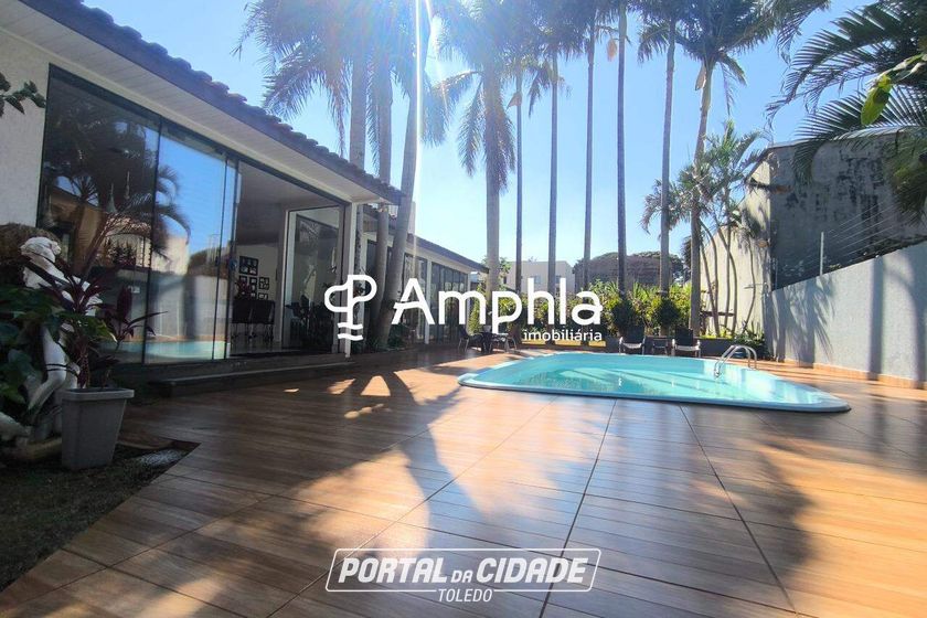 Sobrado &agrave; venda - 345m&sup2; - Recanto Tropical