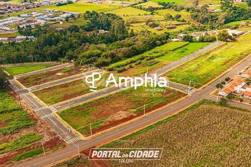 Terreno &agrave; venda - 250m&sup2; - Centro