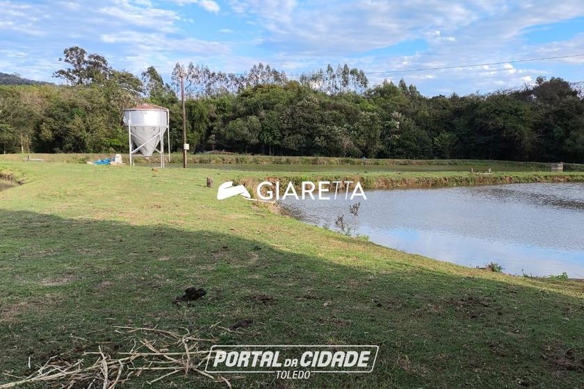 Ch&aacute;cara &agrave; venda - 48400m&sup2; - ZONA RURAL