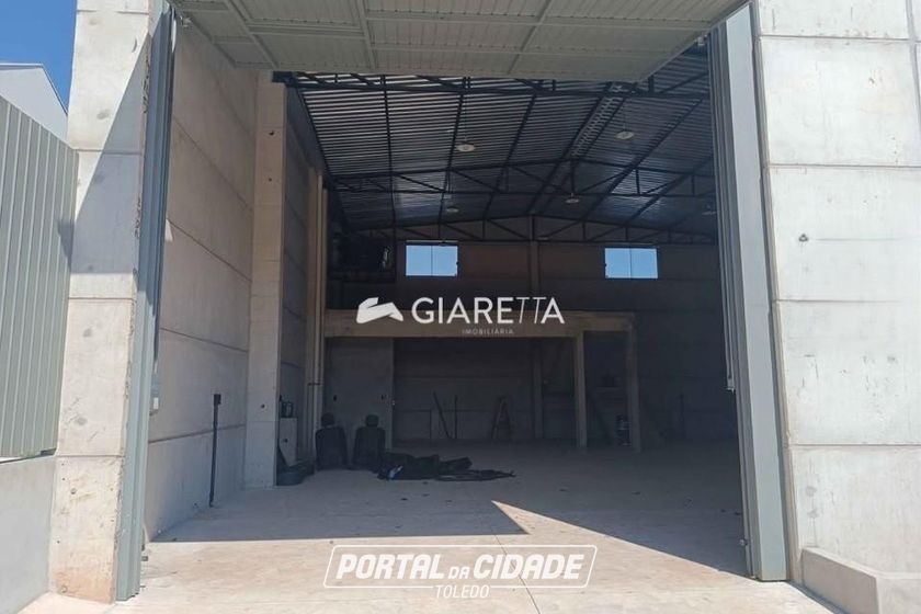 Sal&atilde;o Comercial para alugar - 180m&sup2; - VILA OPERARIA