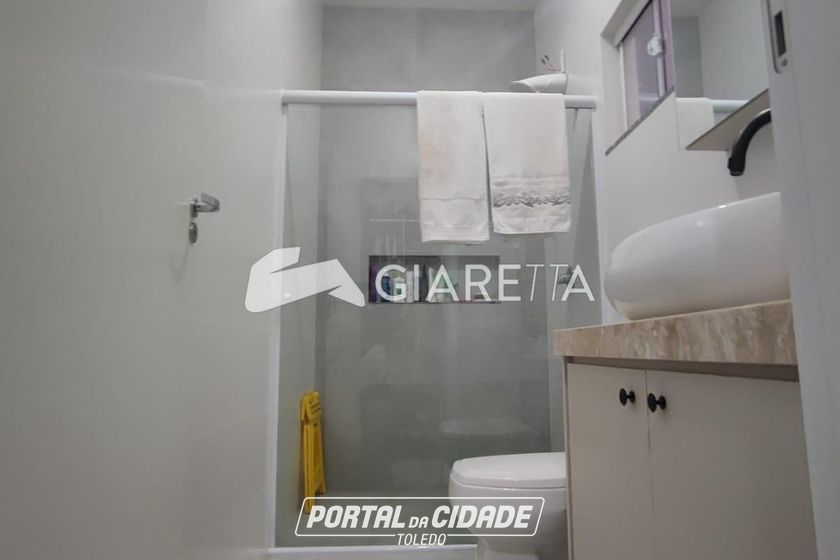 Sobrado &agrave; venda - 129m&sup2; - JARDIM PARIZOTTO