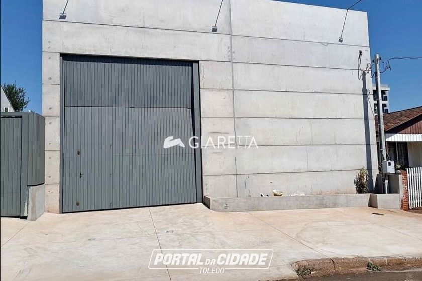 Sal&atilde;o Comercial para alugar - 180m&sup2; - VILA OPERARIA