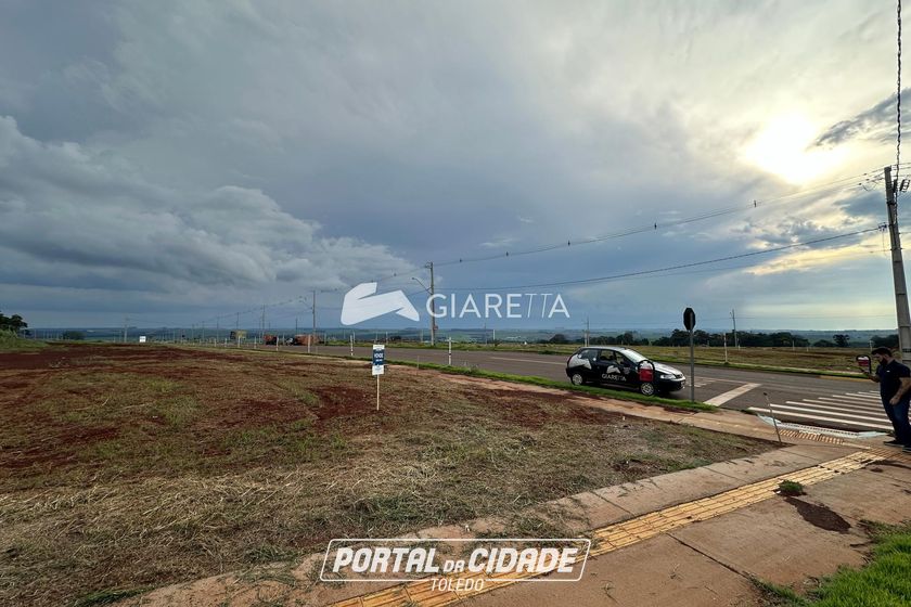 Terreno &agrave; venda - 388m&sup2; - VILA BECKER