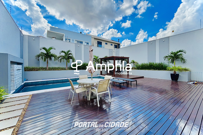 Sobrado &agrave; venda - 348m&sup2; - Maria Luiza