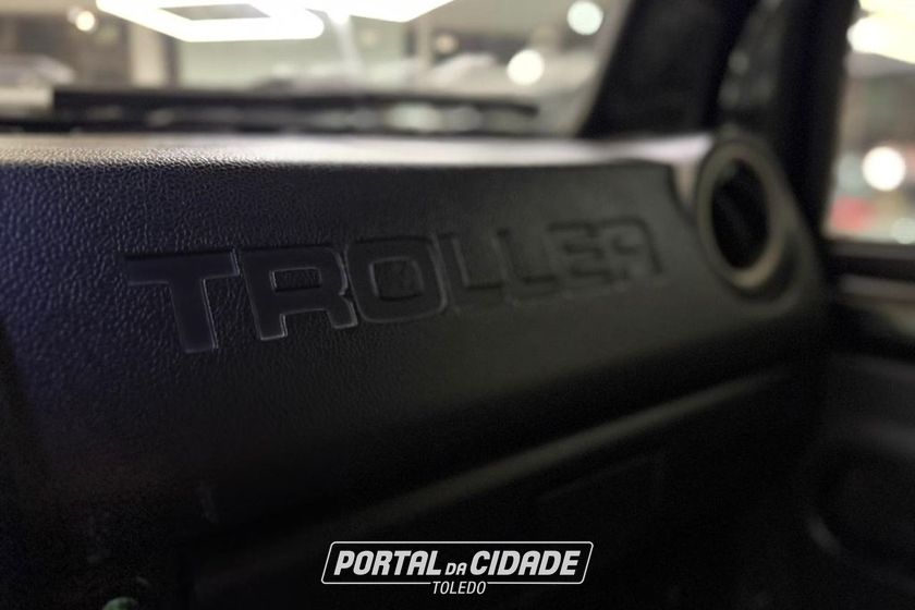 Troller T-4