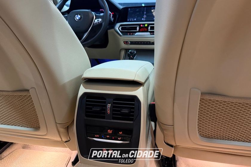 BMW 320iA