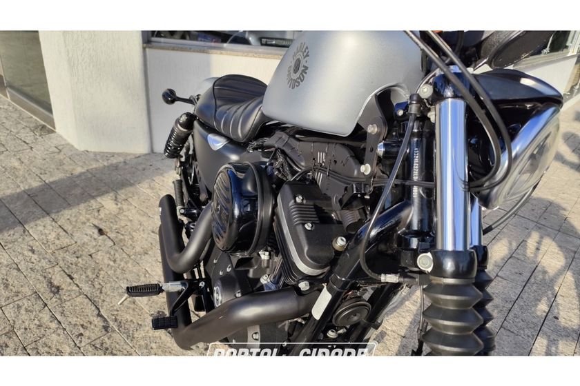HARLEY-DAVIDSON XL
