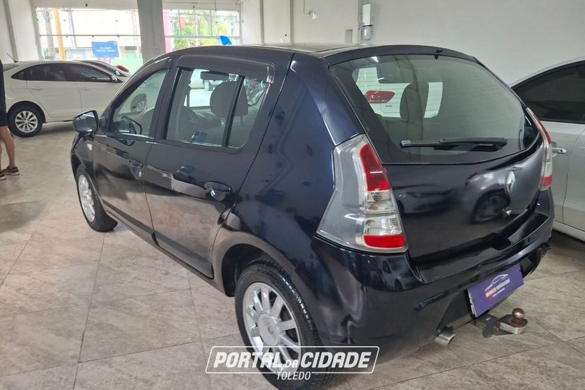Renault SANDERO