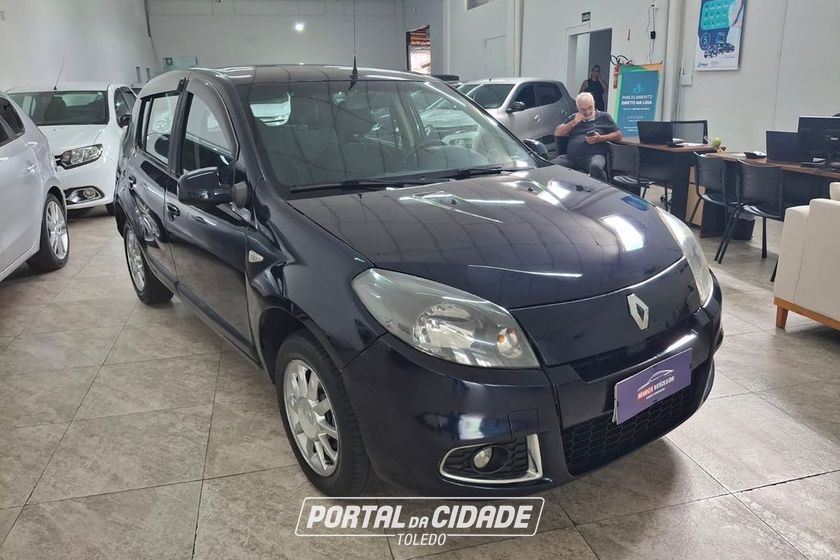 Renault SANDERO