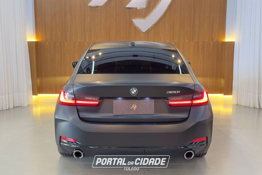 BMW 320iA