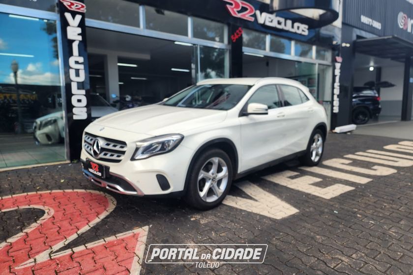 Mercedes-Benz CLA-200