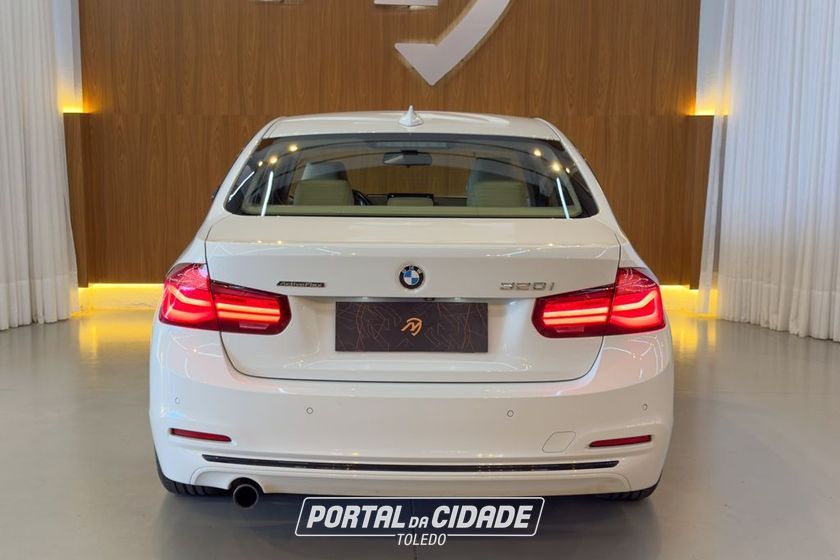 BMW 320iA