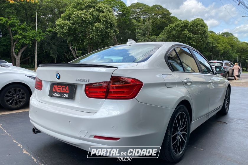 BMW 320iA