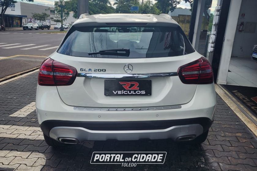 Mercedes-Benz CLA-200