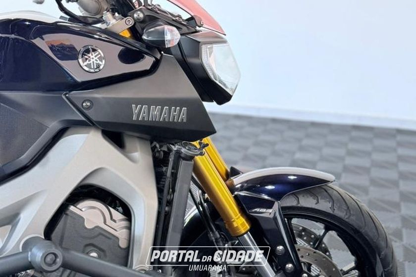 YAMAHA MT-09