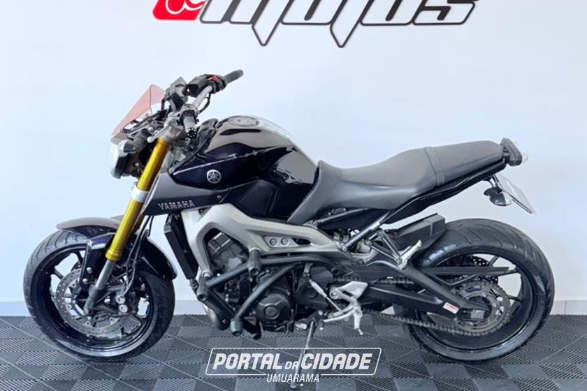 YAMAHA MT-09