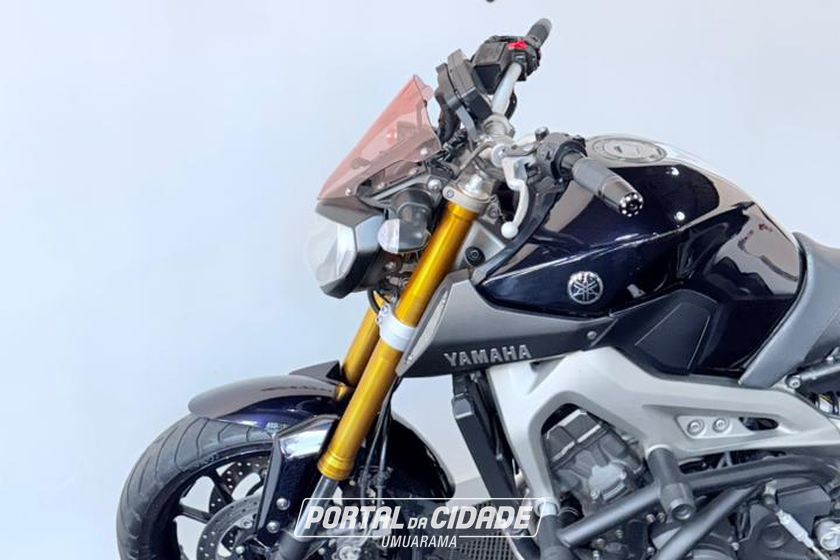 YAMAHA MT-09