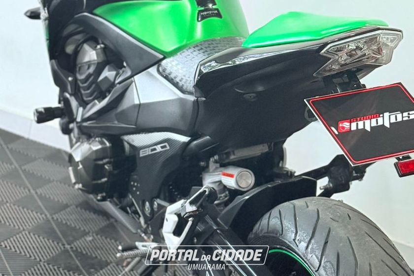 KAWASAKI Z-800