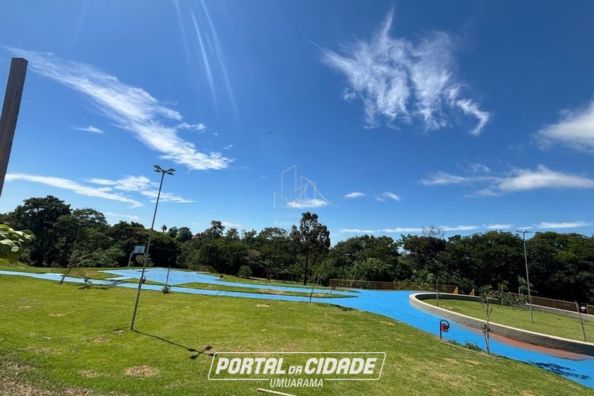 Terreno &agrave; venda - 360m&sup2; - Vila Becker
