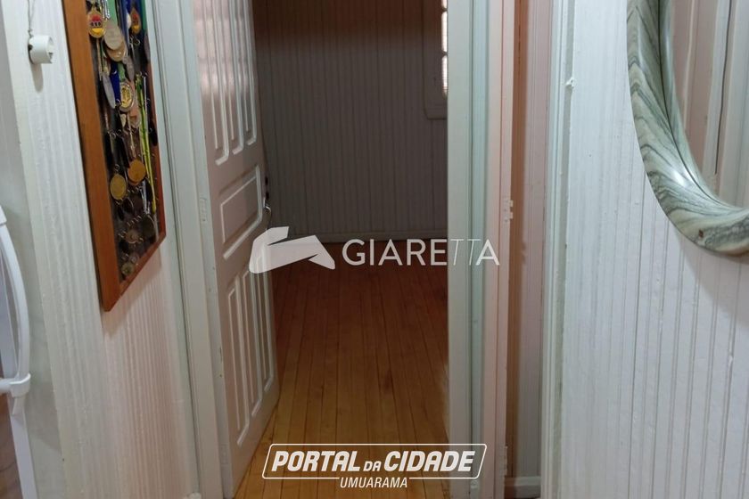 Casa &agrave; venda - 210m&sup2; - CENTRO