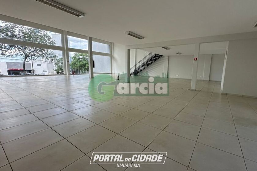 Sal&atilde;o Comercial para alugar - 486m&sup2; - ZONA III