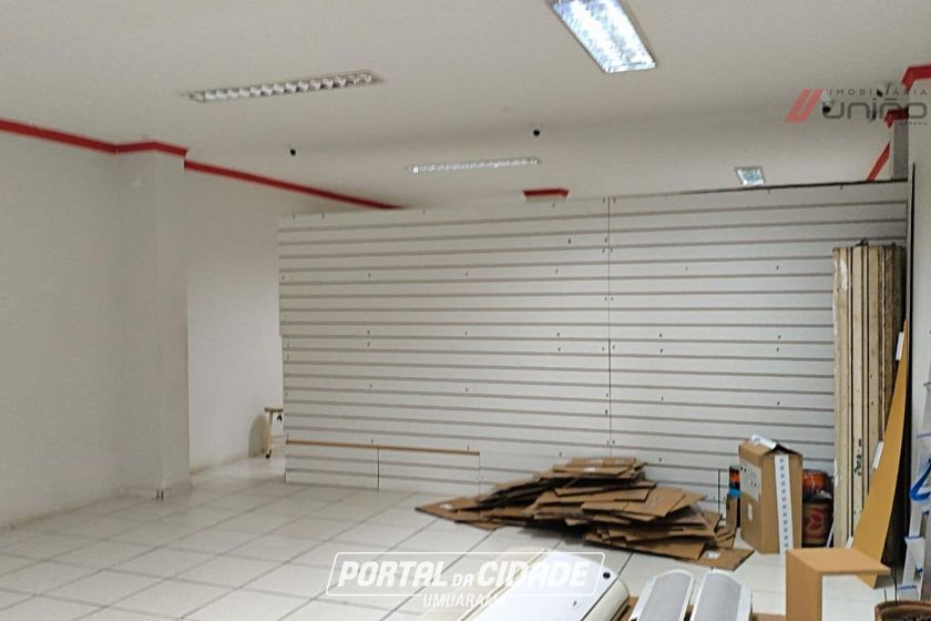 Sal&atilde;o Comercial para alugar - 200m&sup2; - Centro