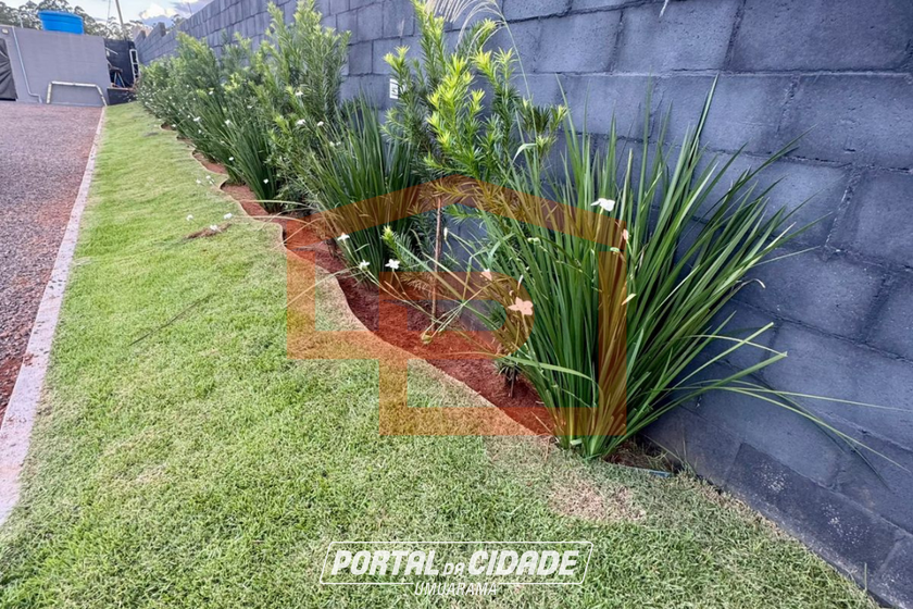 Ch&aacute;cara &agrave; venda - 2000m&sup2; - Zona Rural