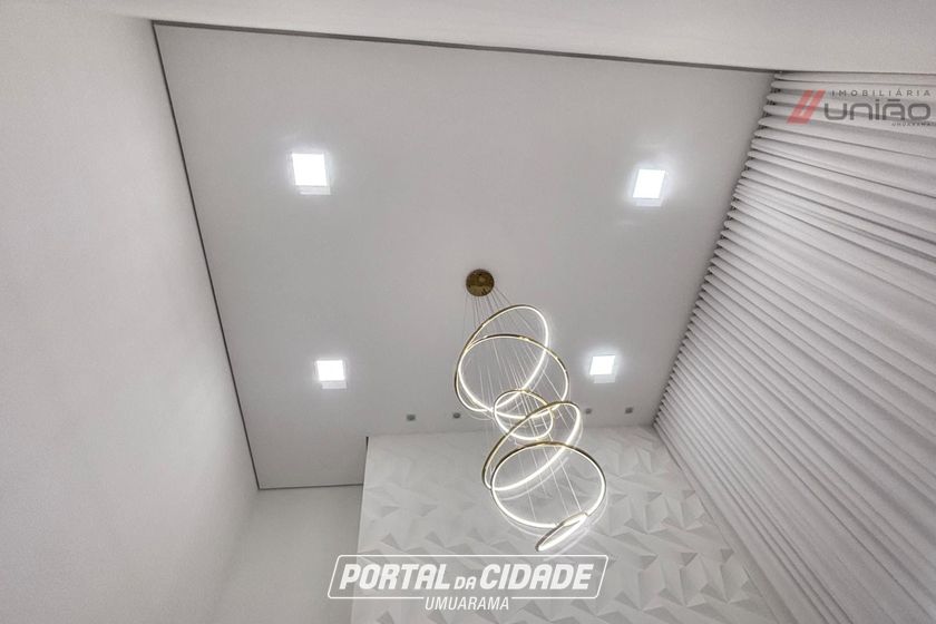 Casa &agrave; venda - 250m&sup2; - Residencial Royal Garden